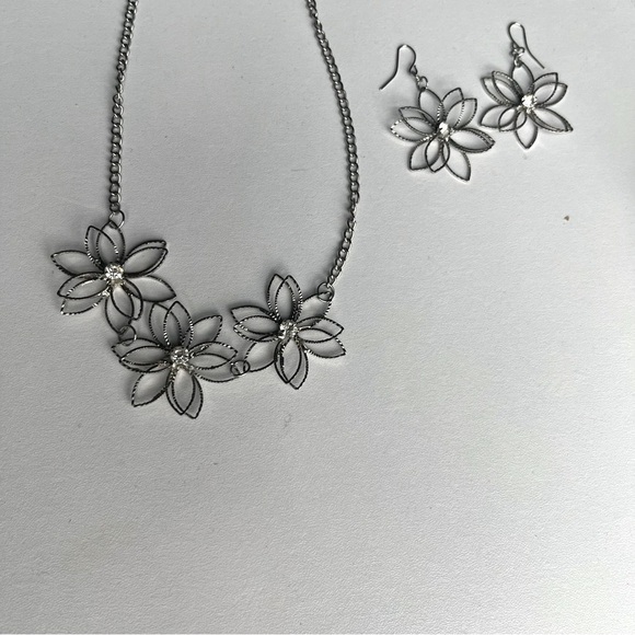 Matching Rhinestone Flower Necklace and Earrinngs. Silver - Picture 1 of 7